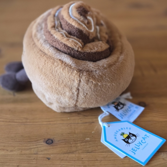 Jellycat Amuseables Cinnamon Bun 3.9x5.1x4.3"  Soft and Plush NWT Authentic - Picture 3 of 5